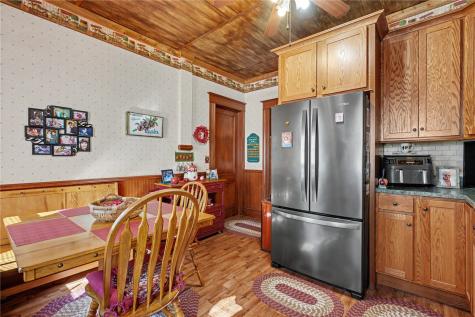 811 F Avenue NW Cedar Rapids IA 52405