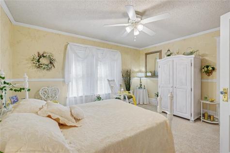 811 F Avenue NW Cedar Rapids IA 52405