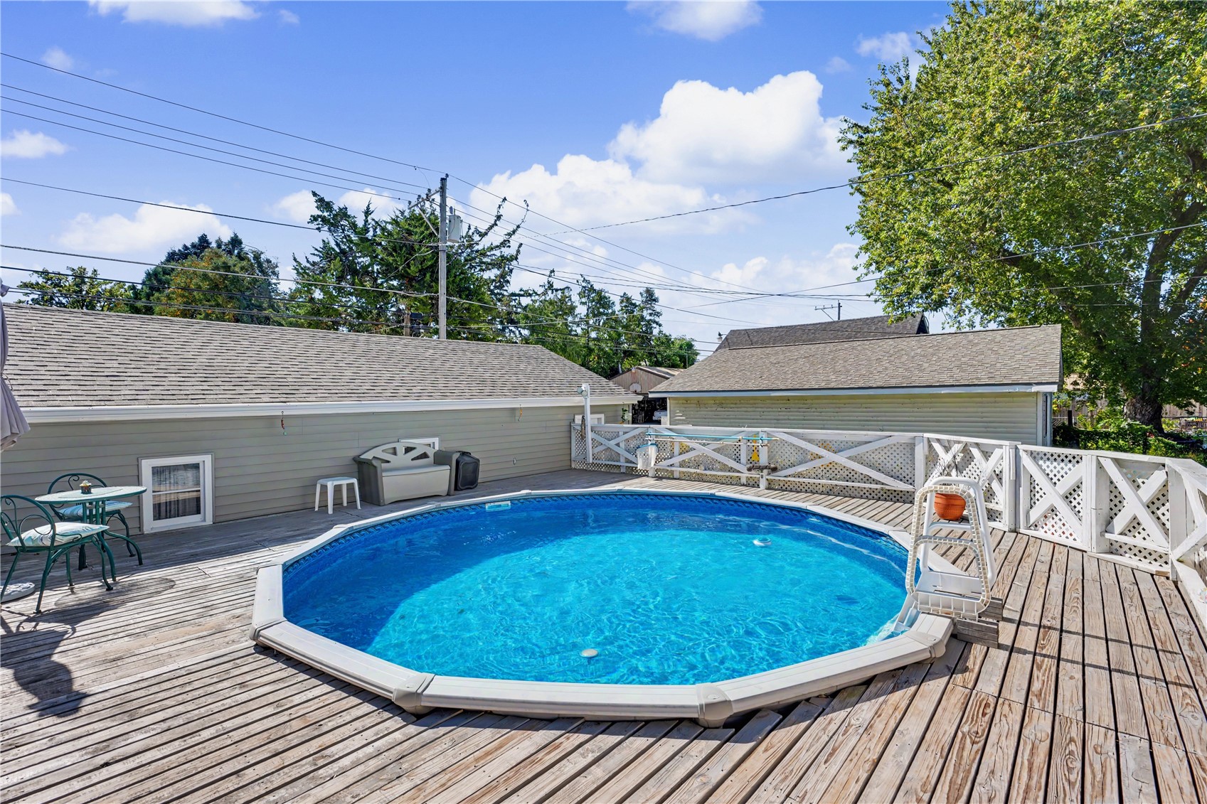 811 F Avenue NW Cedar Rapids IA 52405
