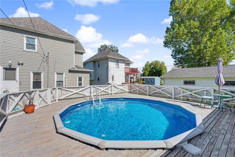 811 F Avenue NW Cedar Rapids IA 52405