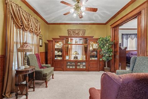 811 F Avenue NW Cedar Rapids IA 52405