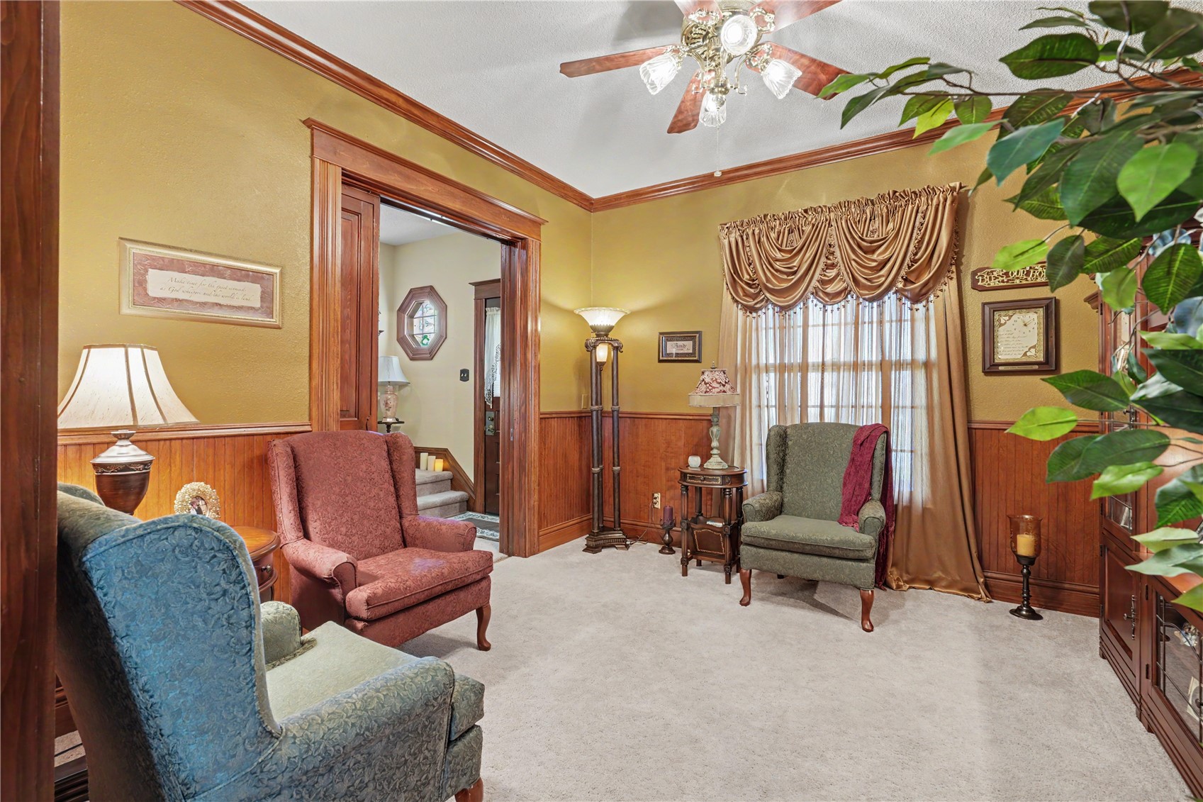 811 F Avenue NW Cedar Rapids IA 52405