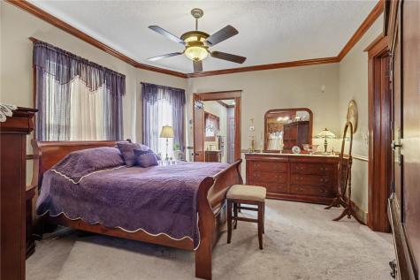 811 F Avenue NW Cedar Rapids IA 52405