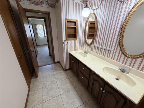 412 W 3rd Street Tipton IA 52772