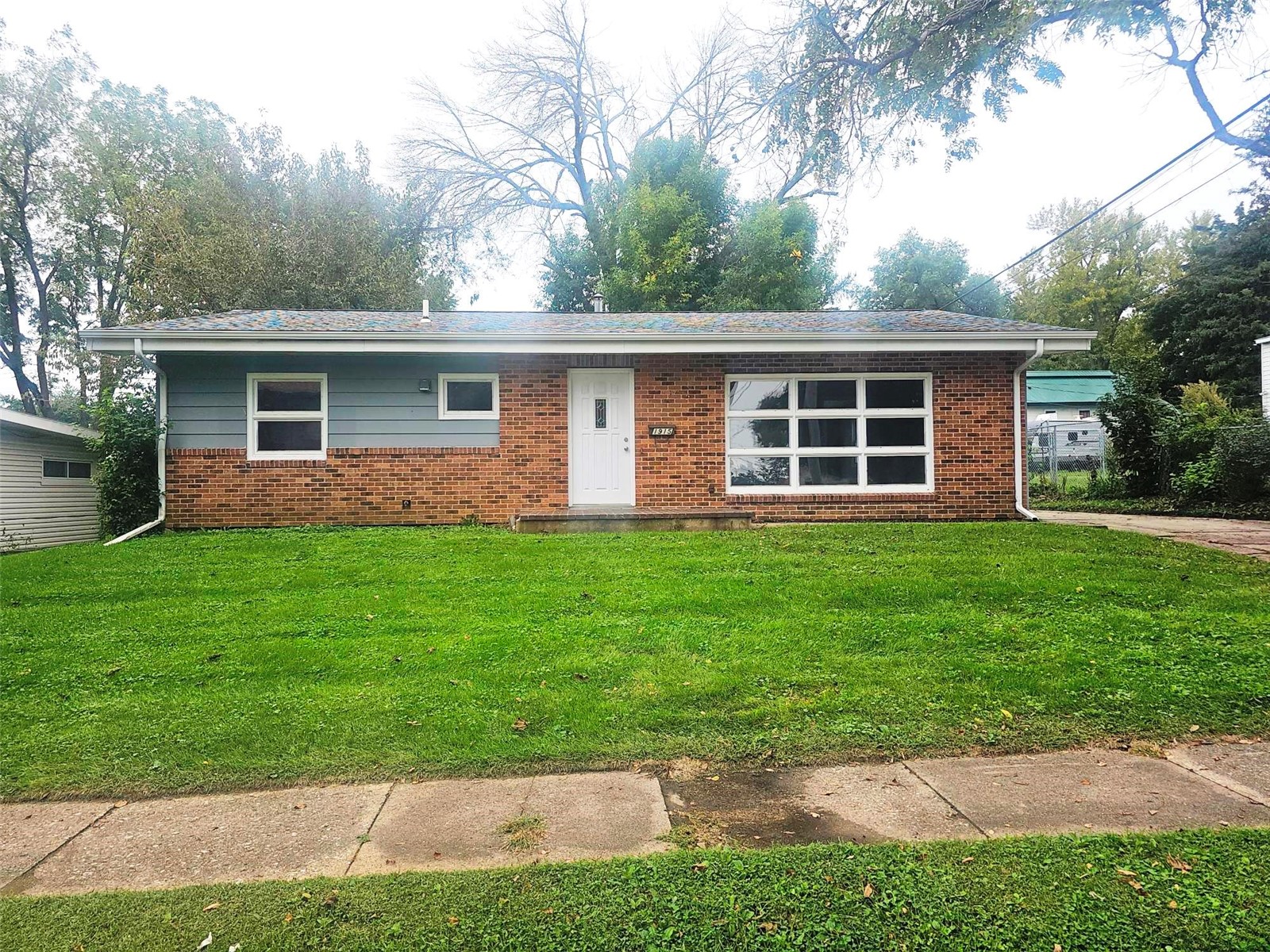 1915 11th Avenue Marion IA 52302