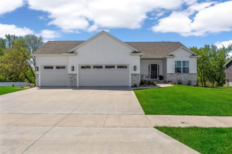 329 Mccarran Avenue NE Cedar Rapids IA 52402