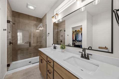 329 Mccarran Avenue NE Cedar Rapids IA 52402