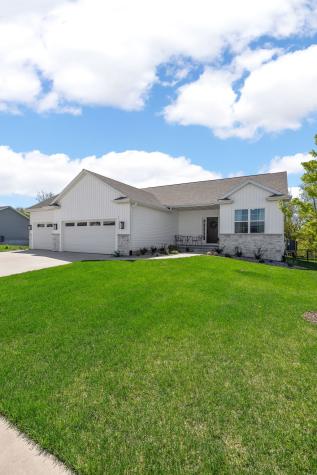 329 Mccarran Avenue NE Cedar Rapids IA 52402