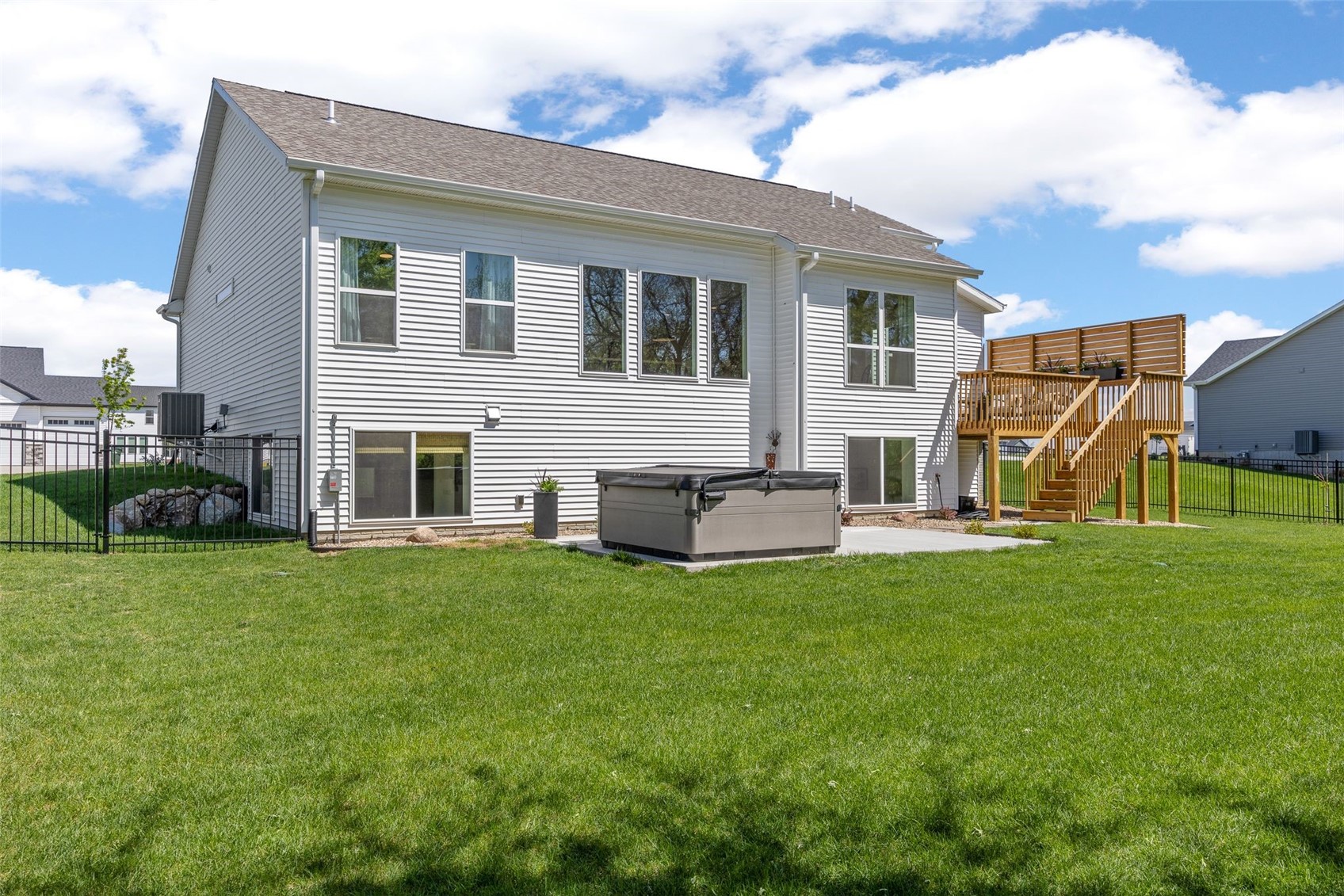 329 Mccarran Avenue NE Cedar Rapids IA 52402