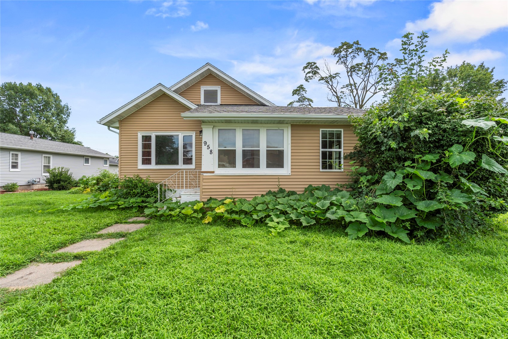 958 S Iowa Avenue Washington IA 52353