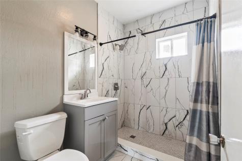 958 S Iowa Avenue Washington IA 52353