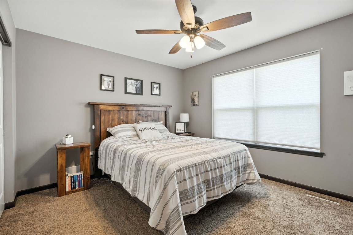8615 Harrington Drive NE Cedar Rapids IA 52402