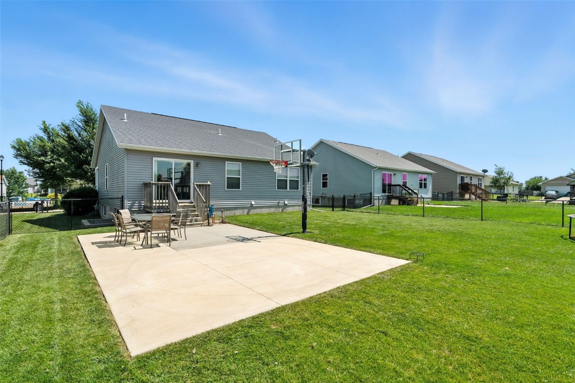 8615 Harrington Drive NE Cedar Rapids IA 52402