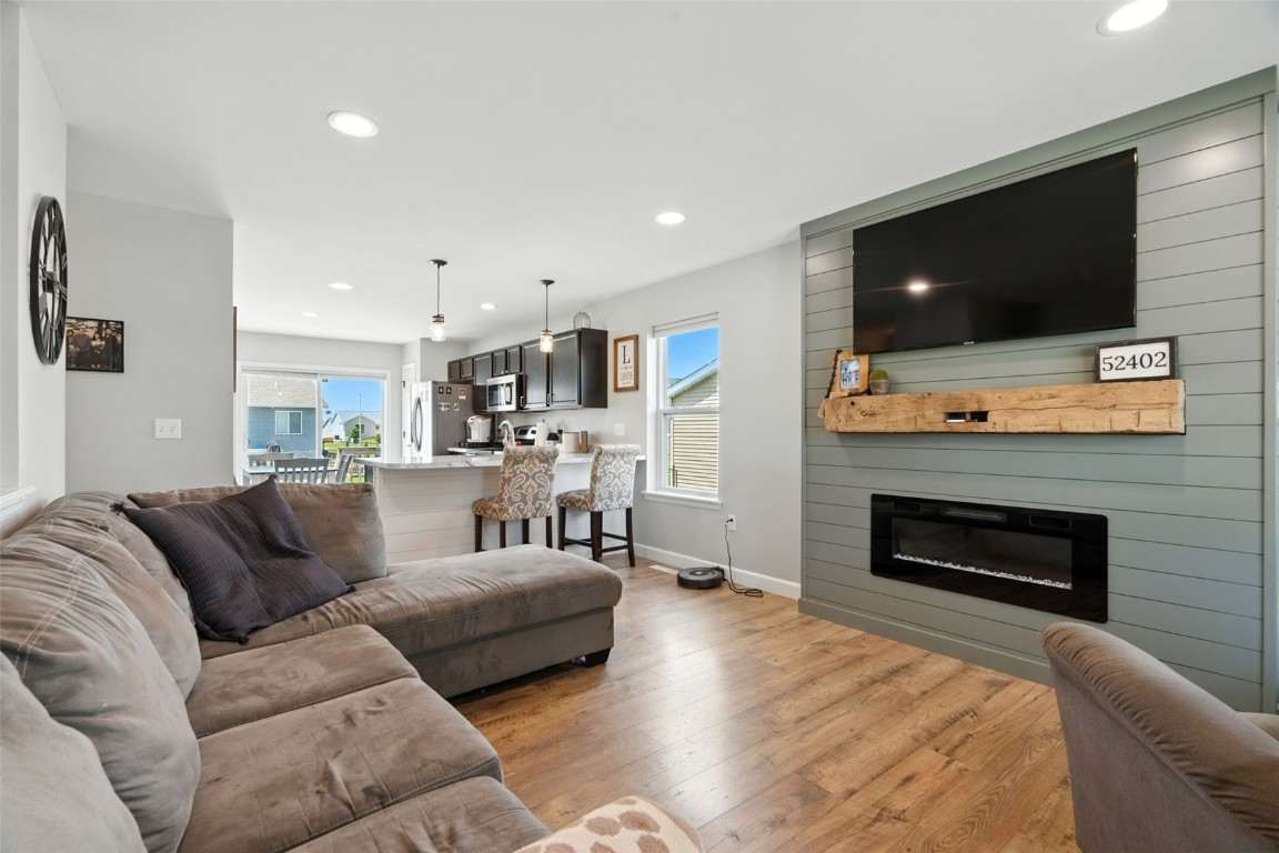 8615 Harrington Drive NE Cedar Rapids IA 52402