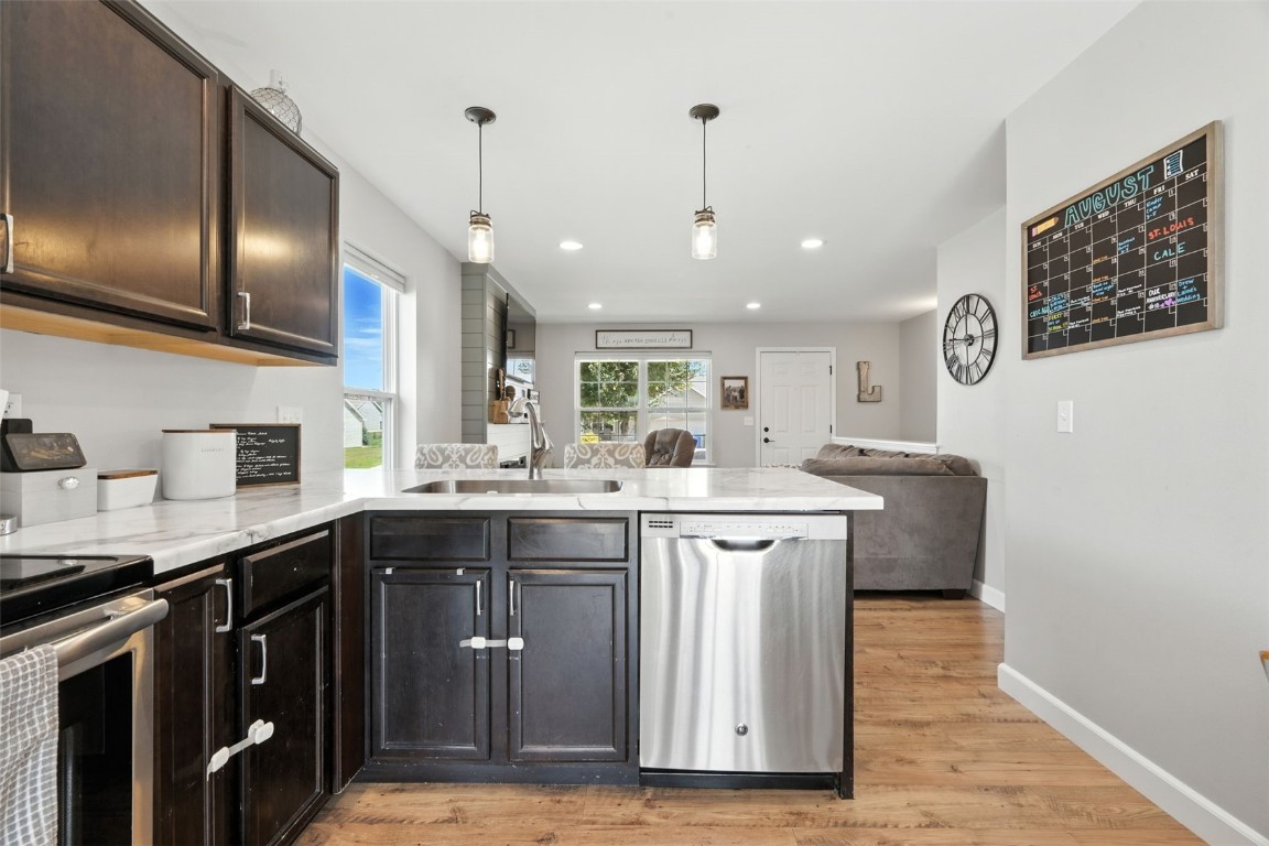 8615 Harrington Drive NE Cedar Rapids IA 52402