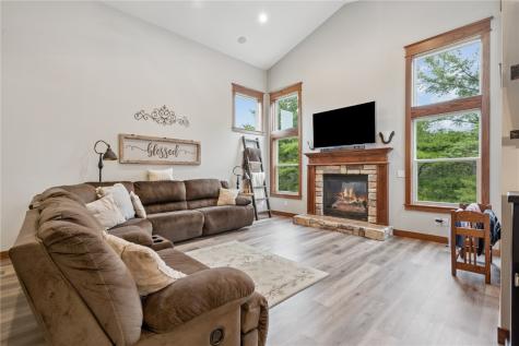 4116 Whitewood Court NE Cedar Rapids IA 52411