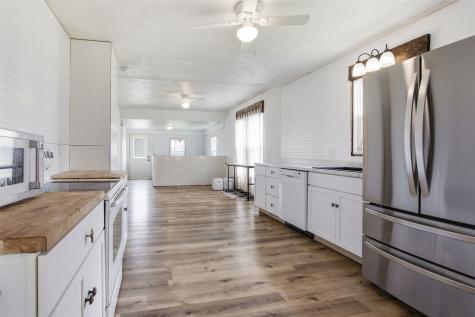 5922 Troy Mills Road Coggon IA 52344