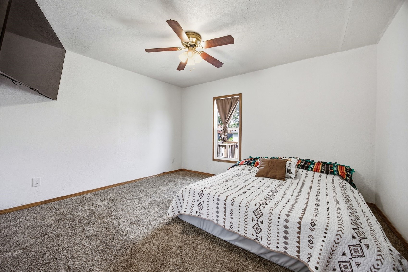 5922 Troy Mills Road Coggon IA 52344
