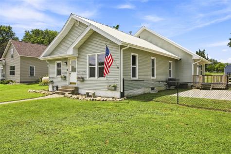 5922 Troy Mills Road Coggon IA 52344