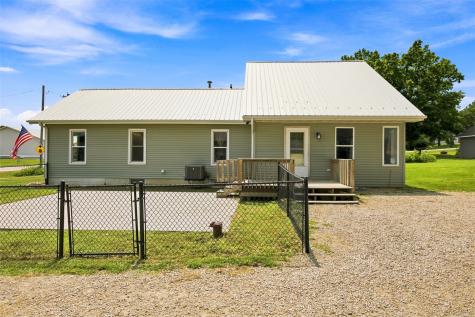 5922 Troy Mills Road Coggon IA 52344