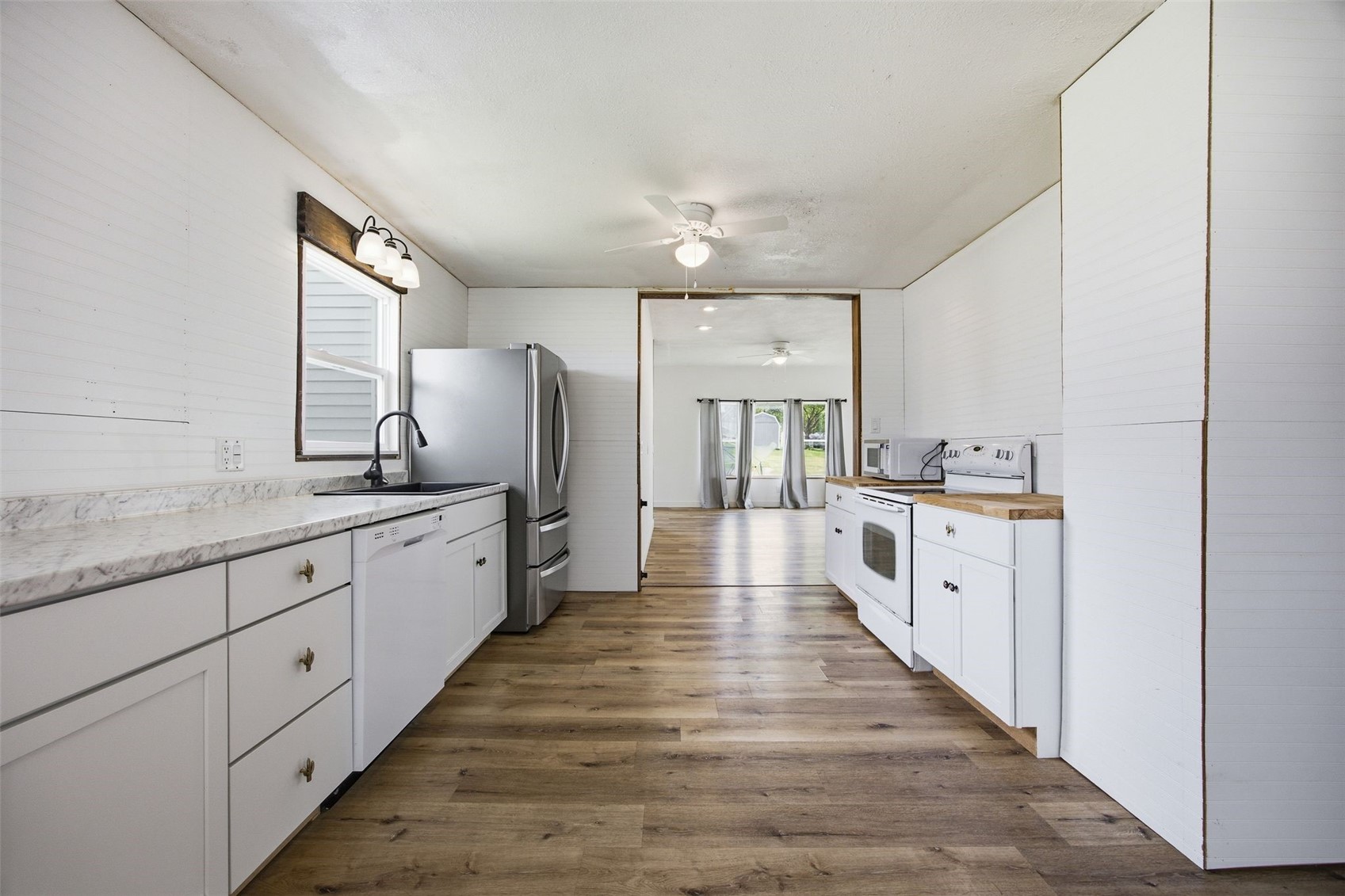 5922 Troy Mills Road Coggon IA 52344