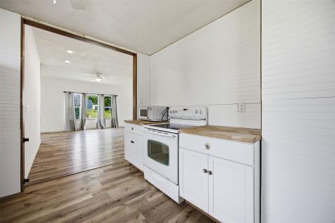 5922 Troy Mills Road Coggon IA 52344