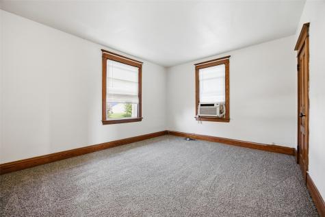 601 E 1st Street Mechanicsville IA 52306