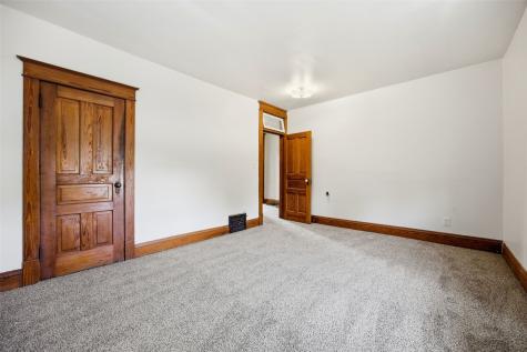 601 E 1st Street Mechanicsville IA 52306