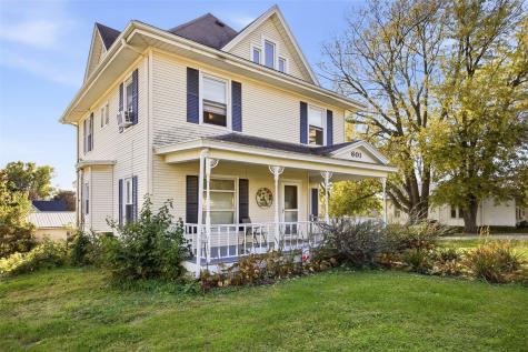 601 E 1st Street Mechanicsville IA 52306