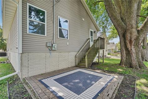 1228 9th Street NW Cedar Rapids IA 52405