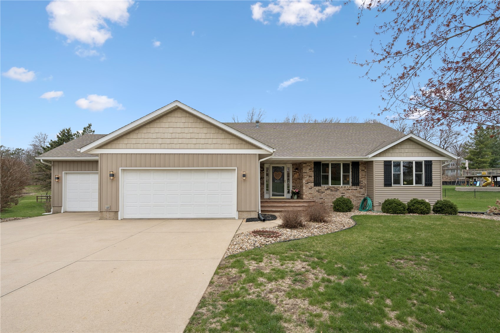 9445 Deer Ridge Drive Cedar Rapids IA 52411