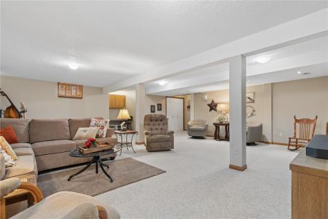 9445 Deer Ridge Drive Cedar Rapids IA 52411