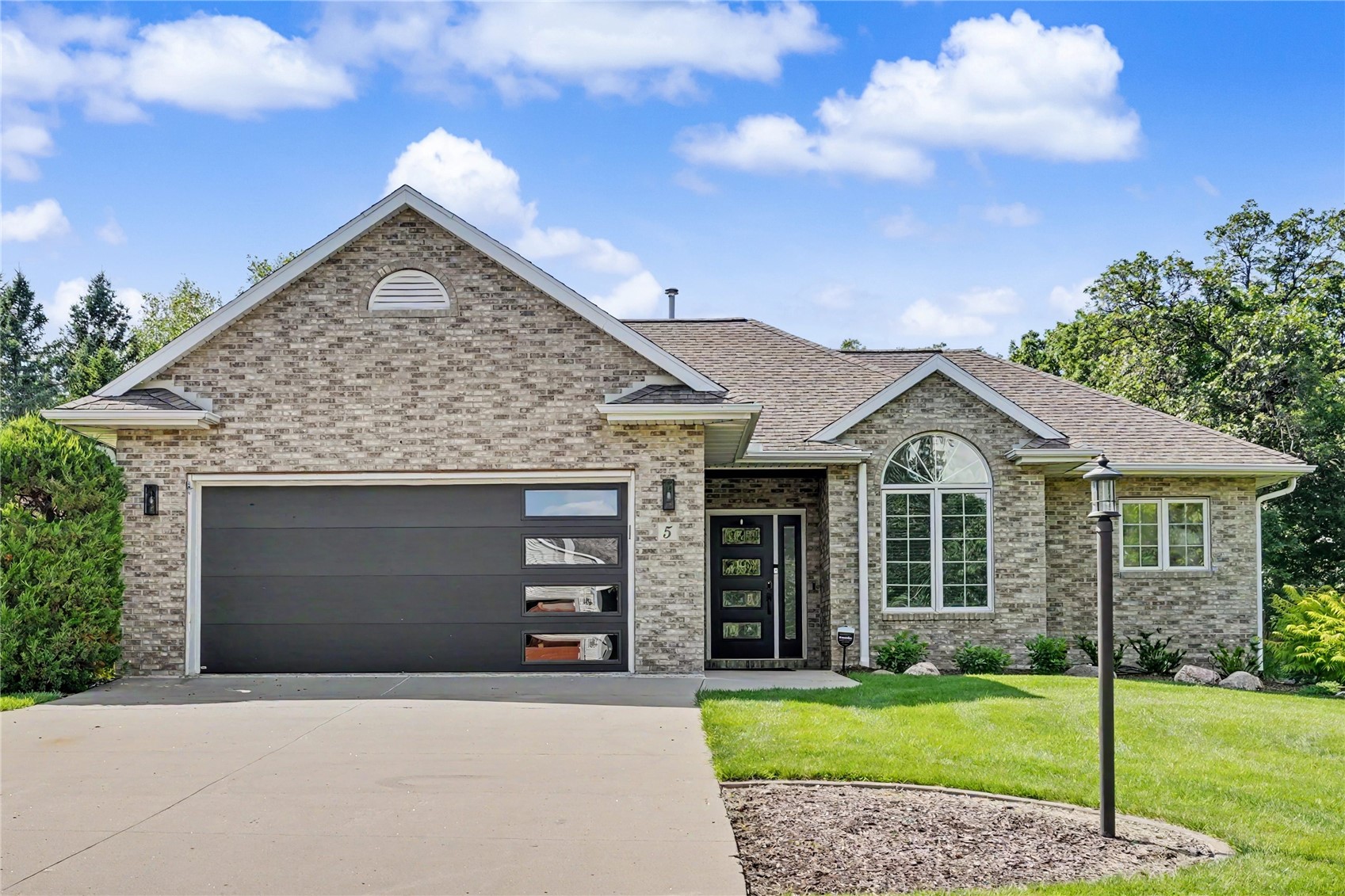 5 E Dovetail Place Coralville IA 52241