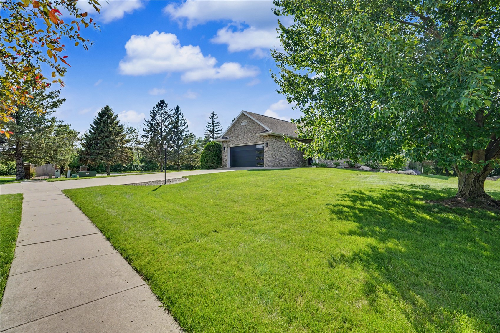 5 E Dovetail Place Coralville IA 52241