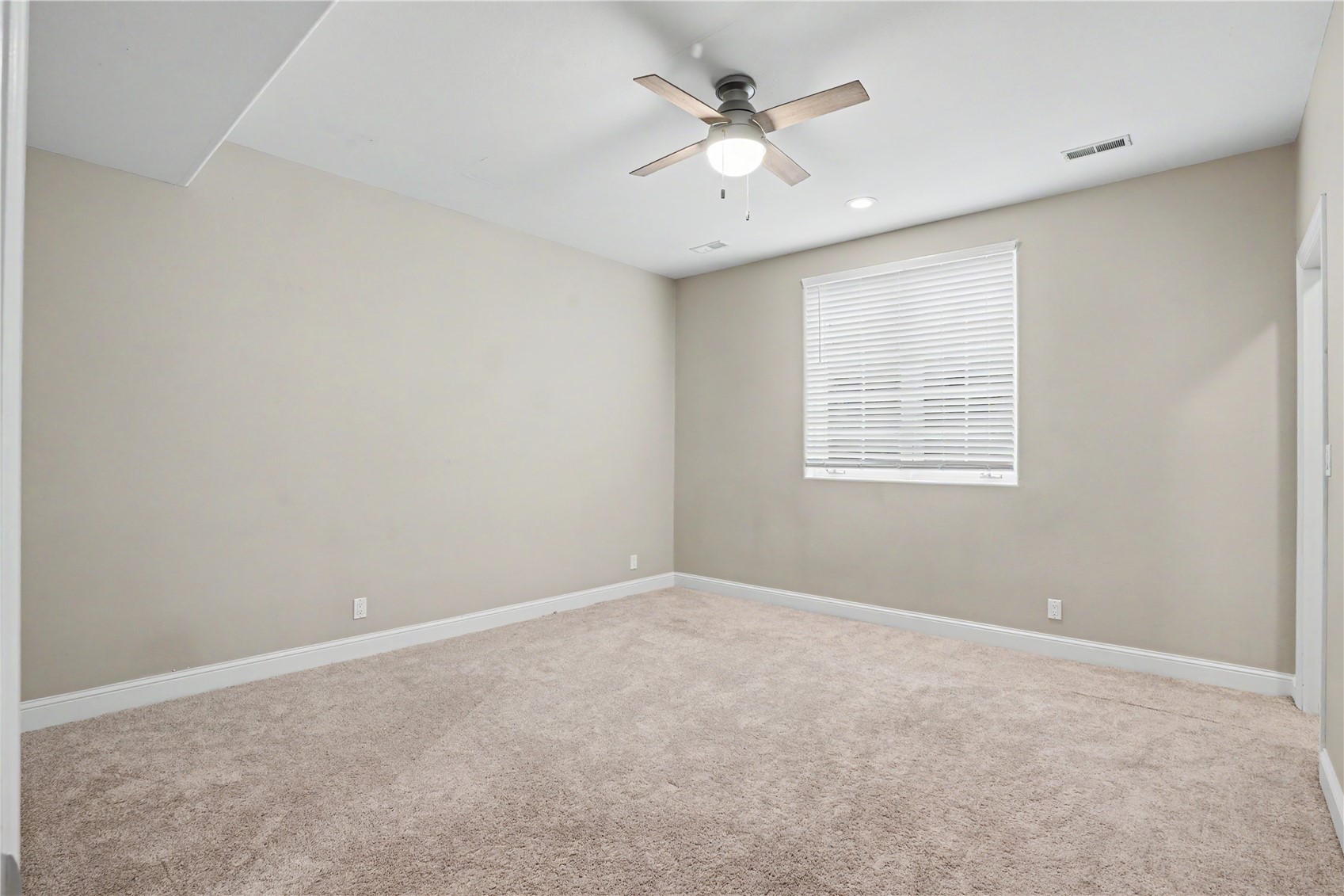 5 E Dovetail Place Coralville IA 52241