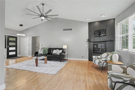 5 E Dovetail Place Coralville IA 52241