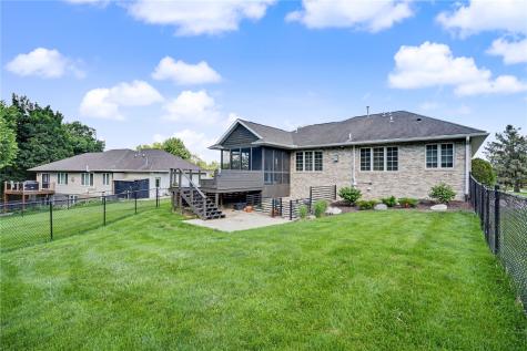 5 E Dovetail Place Coralville IA 52241