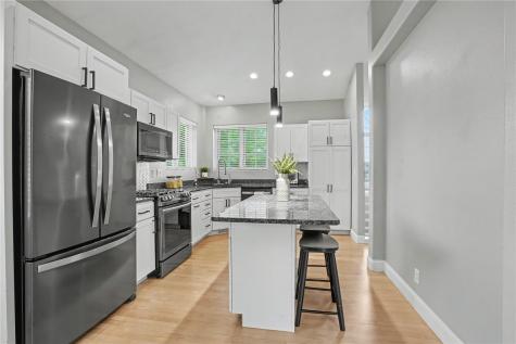 5 E Dovetail Place Coralville IA 52241