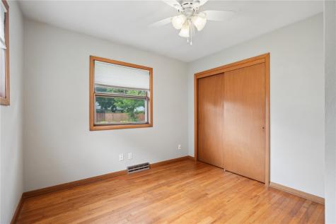 2245 Brockman Avenue Marion IA 52302