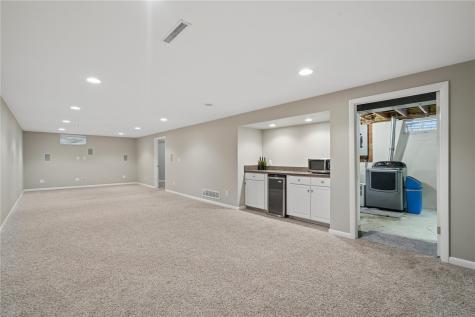2245 Brockman Avenue Marion IA 52302