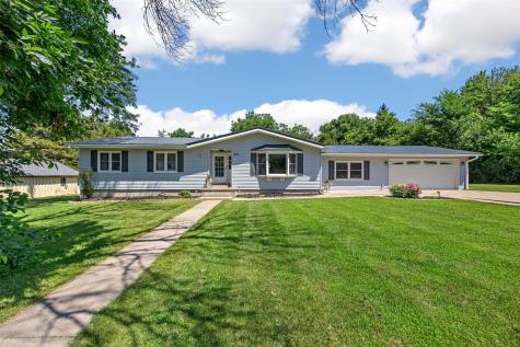 210 W 11th Street Tipton IA 52772