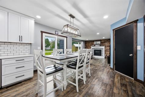 7925 Foxfield Drive NE Cedar Rapids IA 52402