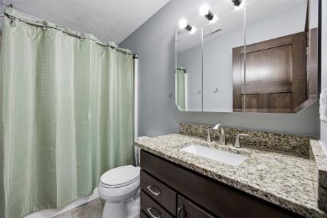 7925 Foxfield Drive NE Cedar Rapids IA 52402