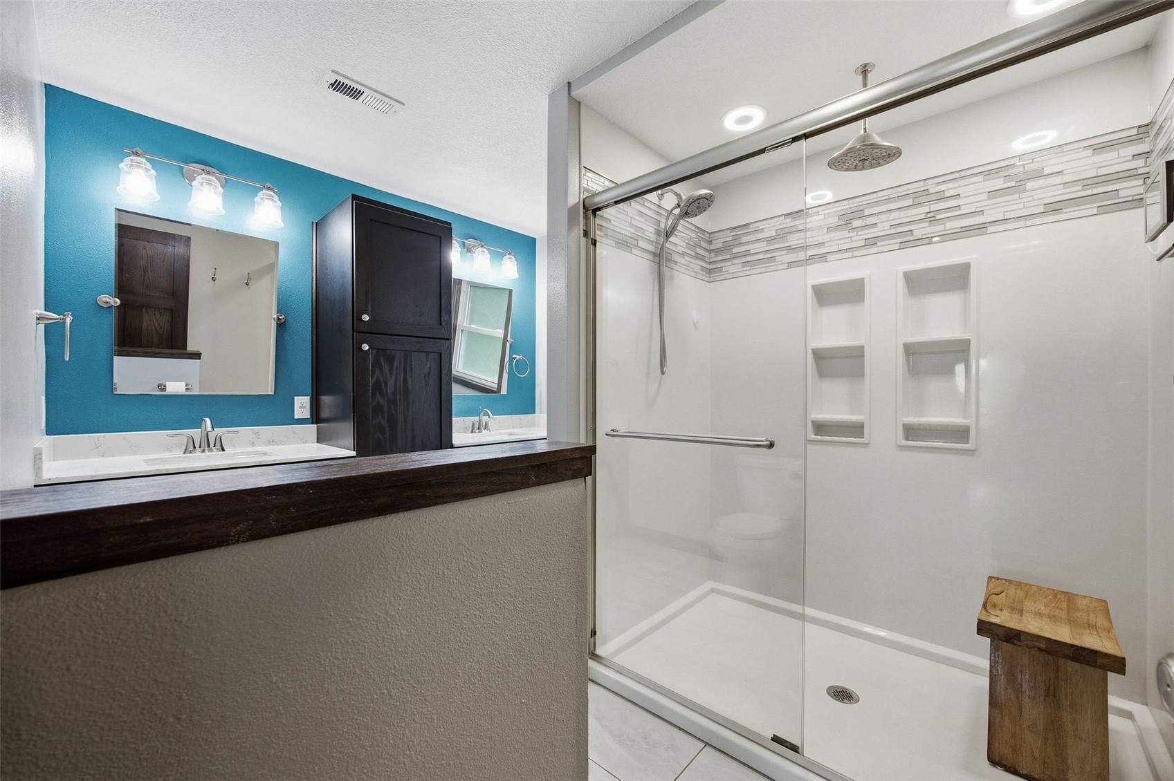 7925 Foxfield Drive NE Cedar Rapids IA 52402