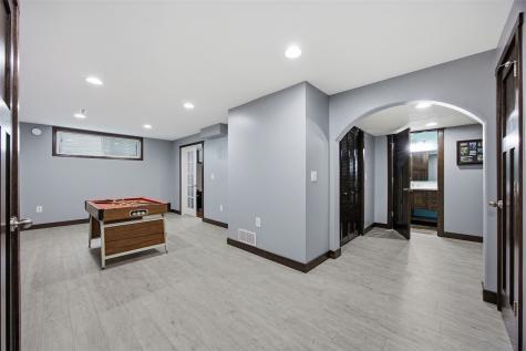 7925 Foxfield Drive NE Cedar Rapids IA 52402