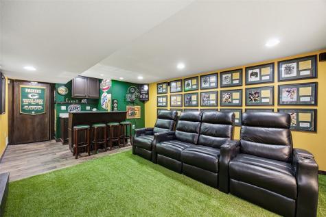 7925 Foxfield Drive NE Cedar Rapids IA 52402
