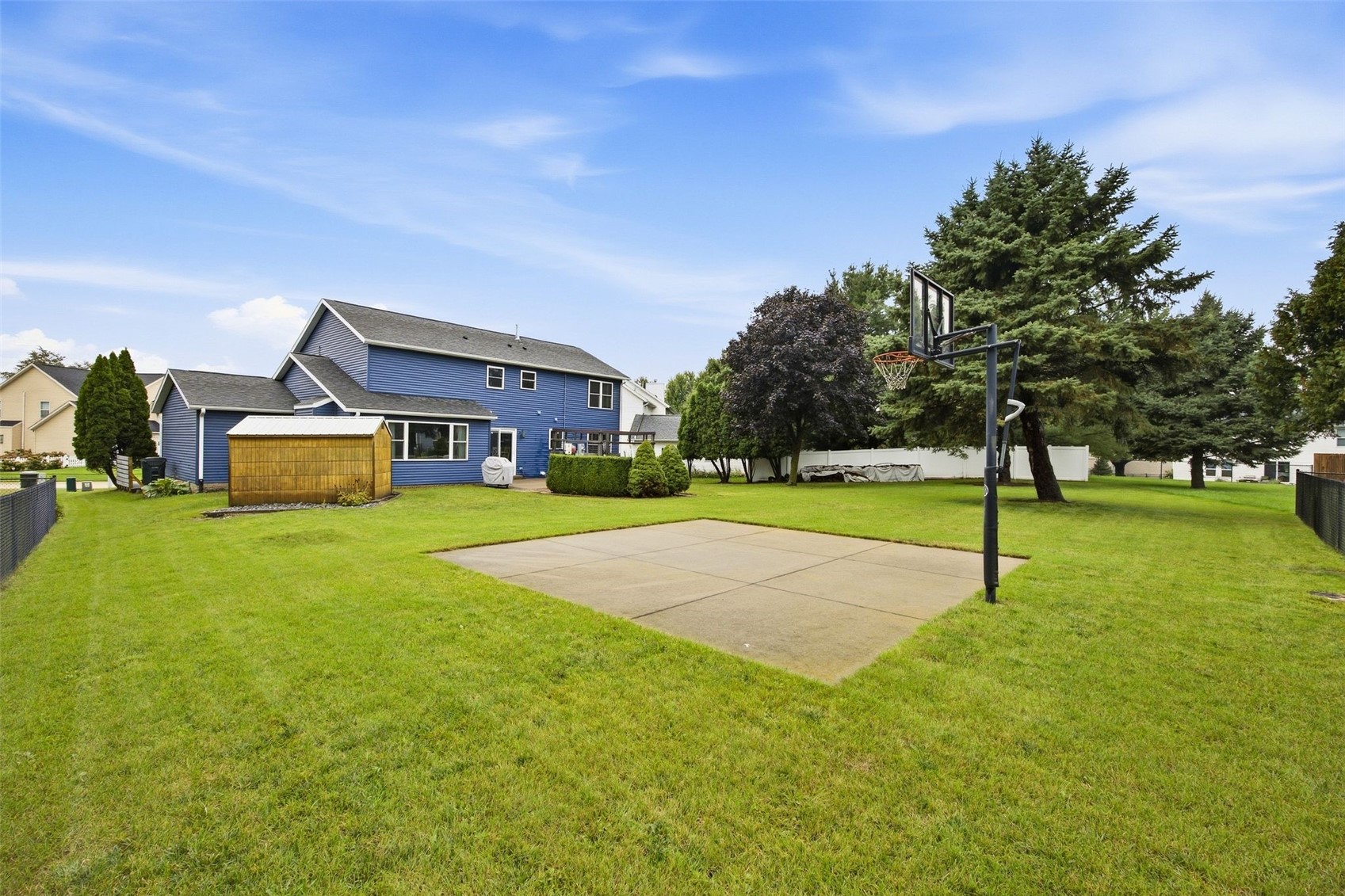 7925 Foxfield Drive NE Cedar Rapids IA 52402