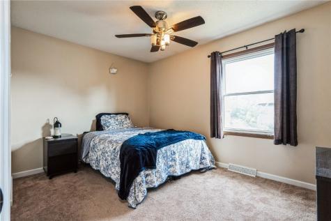 3709 Spruce Wood Drive NE Cedar Rapids IA 52402