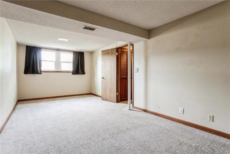 3709 Spruce Wood Drive NE Cedar Rapids IA 52402