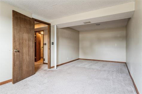 3709 Spruce Wood Drive NE Cedar Rapids IA 52402
